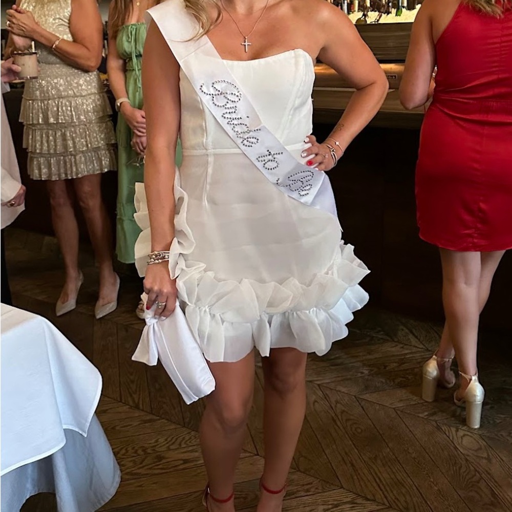 Strapless bridal dress